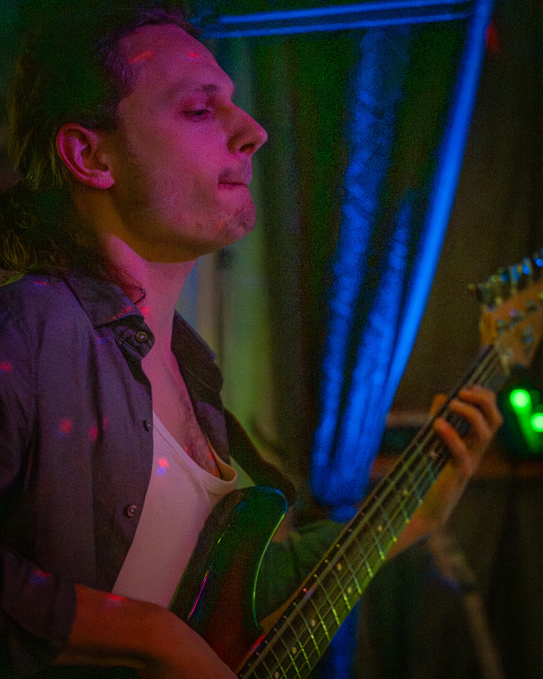 Darko "Dark" Peranovic playing bass on stage